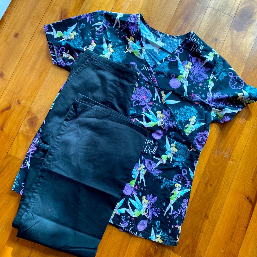 Scrub set